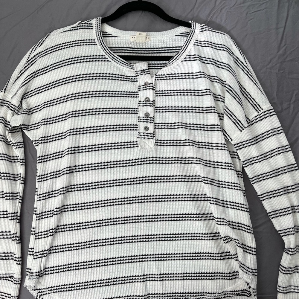 Billabong long sleeve. super cute! never worn